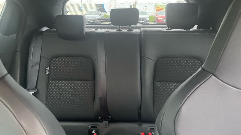 Nissan Juke 1.0 DiG-T 114 N-Connecta 5dr Petrol Hatchback